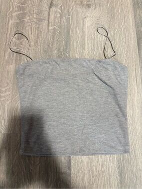 ๐2 for $10 better be Women's Grey Ribbed Spaghetti Strap Crop Top size small